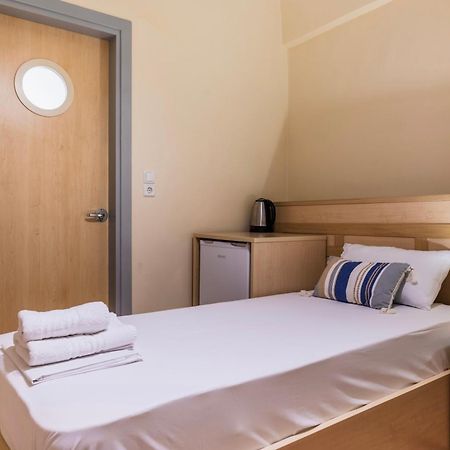 Fontana Luxury Rooms Mytilene Bagian luar foto