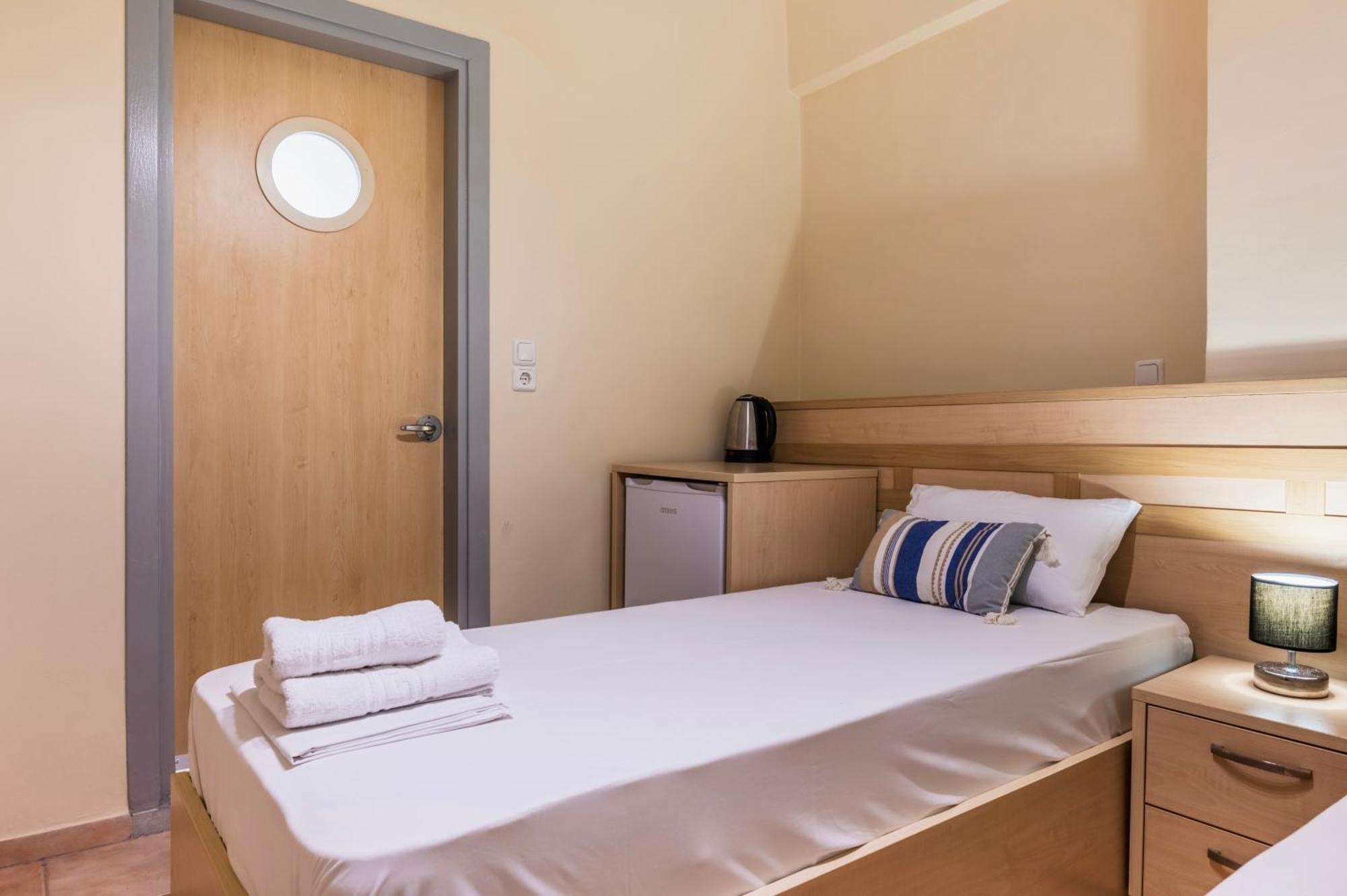 Fontana Luxury Rooms Mytilene Bagian luar foto