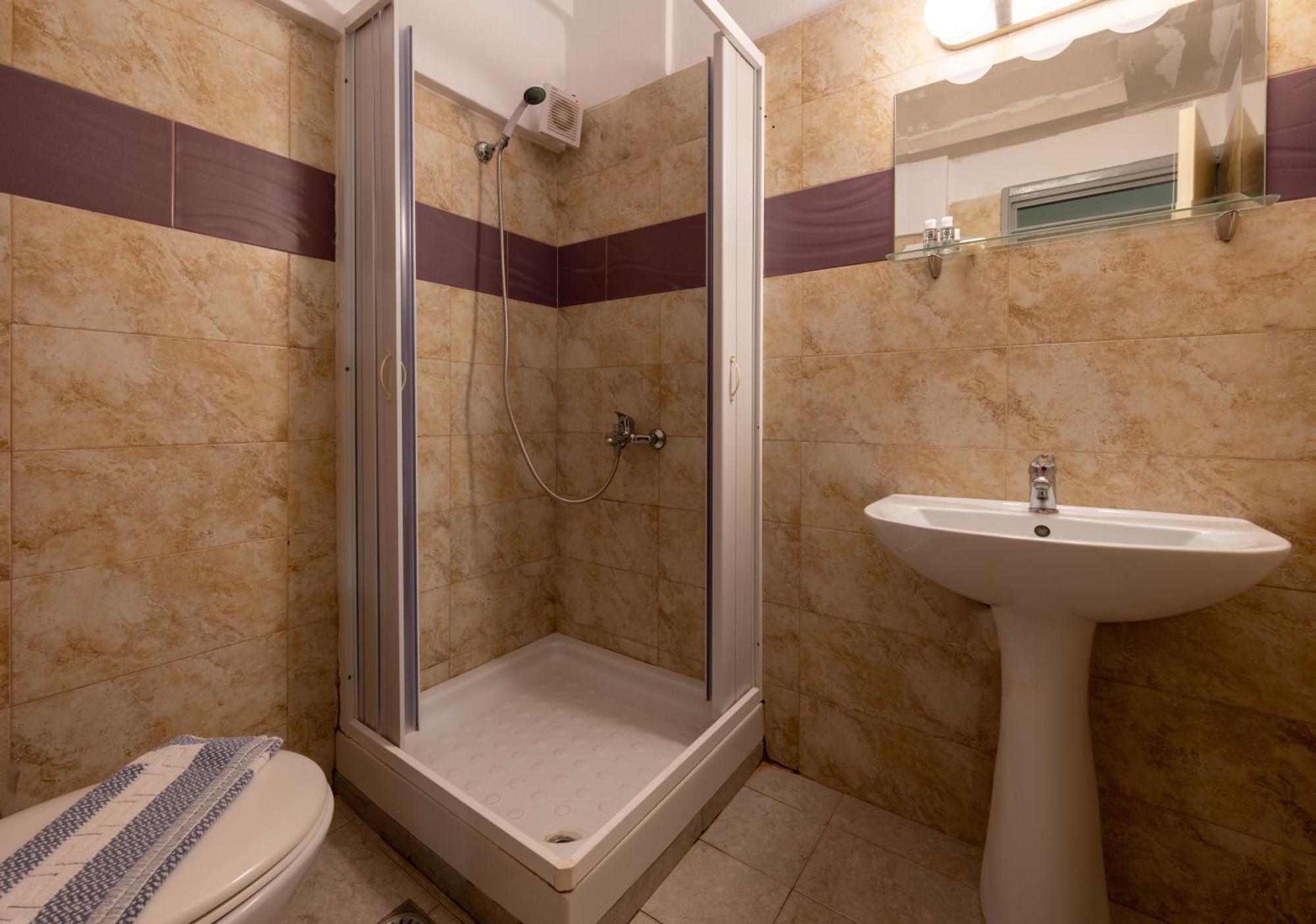 Fontana Luxury Rooms Mytilene Bagian luar foto